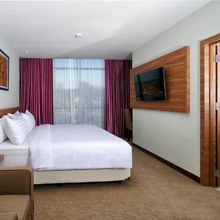Aston Inn Pandanaran Semarang Exterior photo